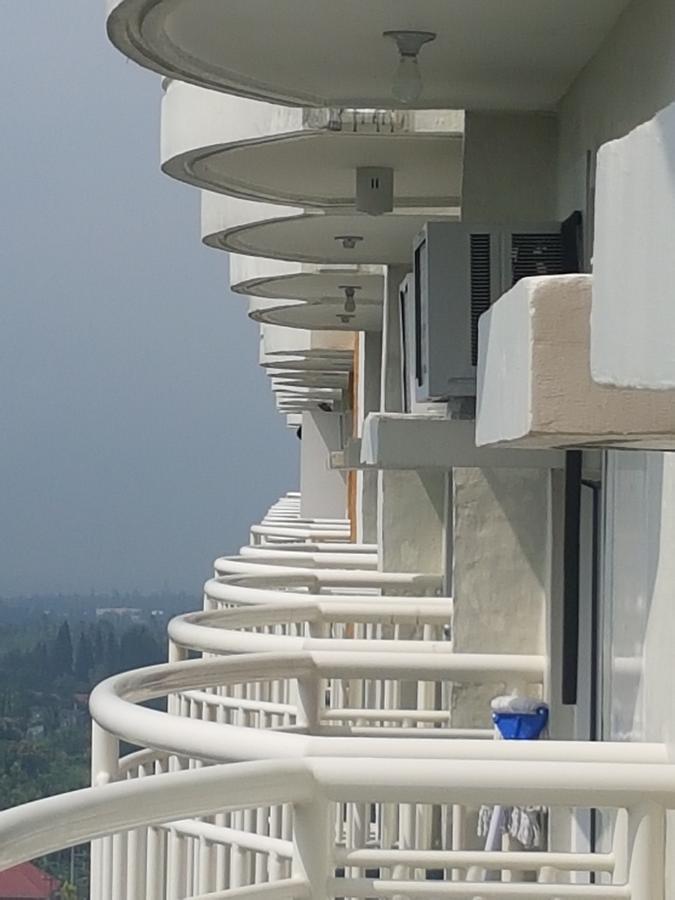 Eam Lake View @ Tagaytay Prime Residences 따가이따이 외부 사진
